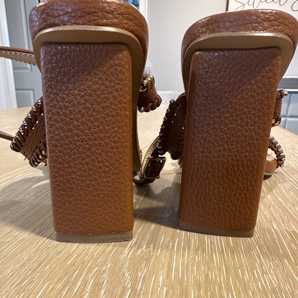 Brand new brown sandals - Picture 3 of 5